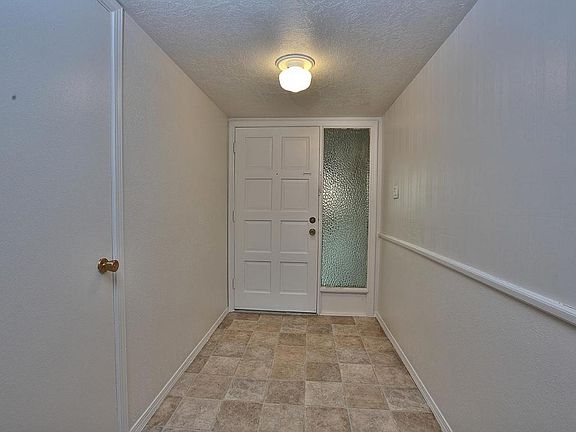 3rd image of 7300 Derickson Ave NE