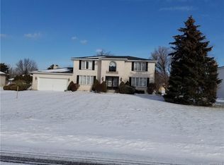 19 Brookedge Rd, Depew, NY 14043