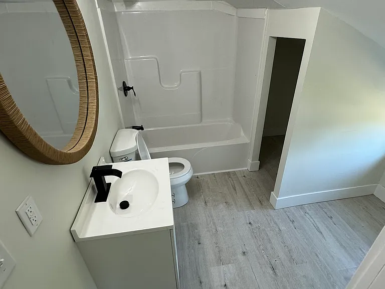 900 Mill St #6 — Photo 5