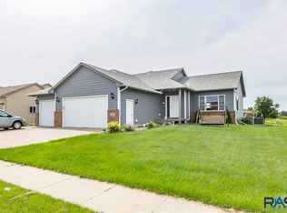 745 W 5th St, Tea, SD 57064