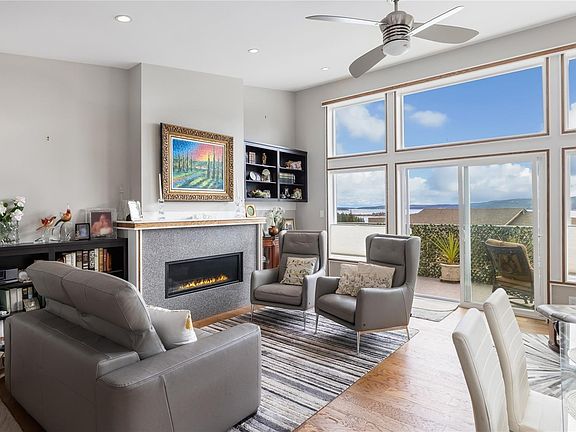 4th image of 1584 Adelaide St Lot 9