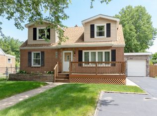 6807 S 78th Ave, Bridgeview, IL 60455