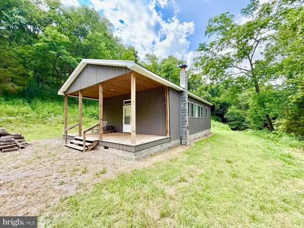 2958 Shooks Gap Rd, Petersburg, WV 26847