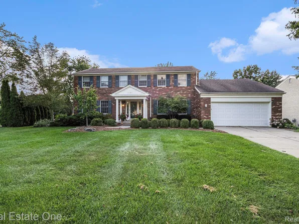 4197 Wentworth Dr, Troy, MI 48098