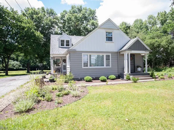 7350 Hitchcock Rd, Youngstown, OH 44512