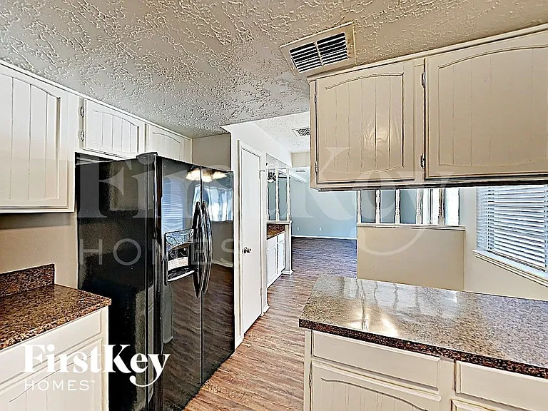 6803 Stiller Dr — Photo 6