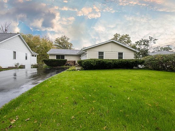 2nd image of 10208 Queen Oaks Dr