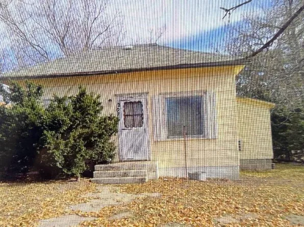 207 E 5th Street, Mccook, NE 69001