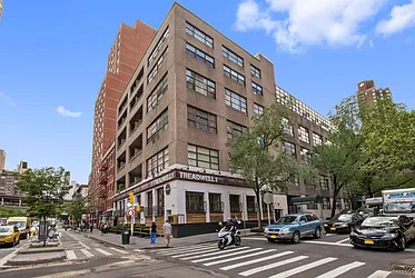 350 East 62nd Street in Lenox Hill
