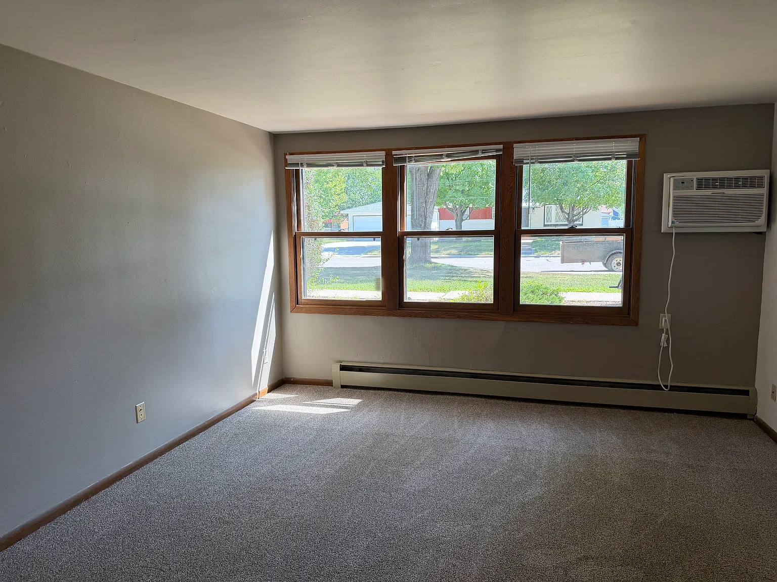 741 32nd Avenue N — Photo 3