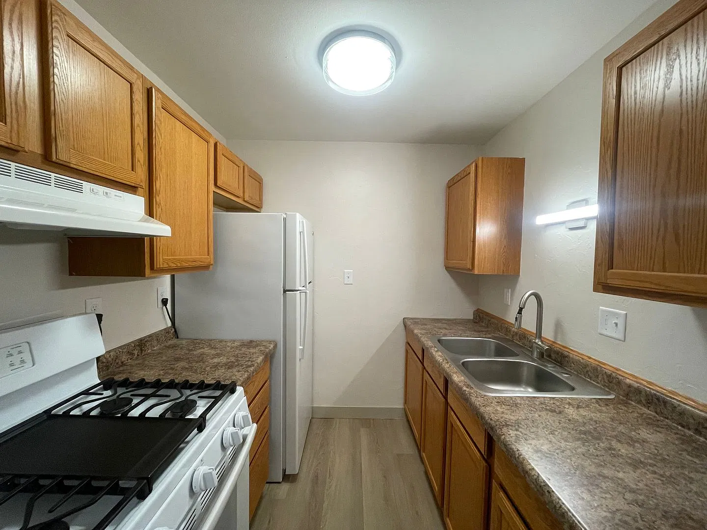 111 S Platten St — Photo 4
