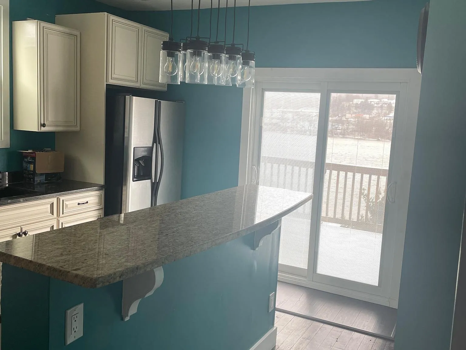 2 bed, 1.5 bath, 1000 sqft, $1,200 — Photo 3