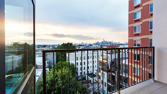 Rented by Nooklyn NYC LLC | media 22