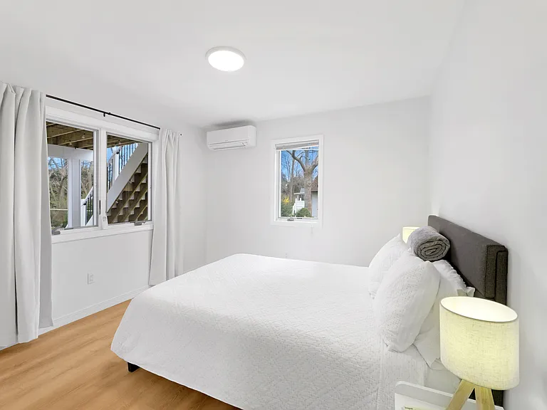 485 Sutton Pl — Photo 7