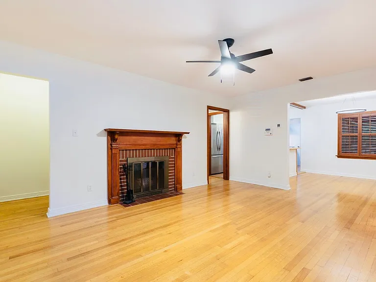 2131 Winter Park Rd — Photo 3