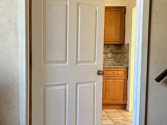 5th image of 39 Briarwood Ln APT D