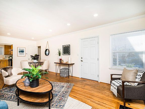 5th image of 2951 Fairmount Ave