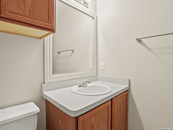 4th image of 5208 COLUMBIA DR