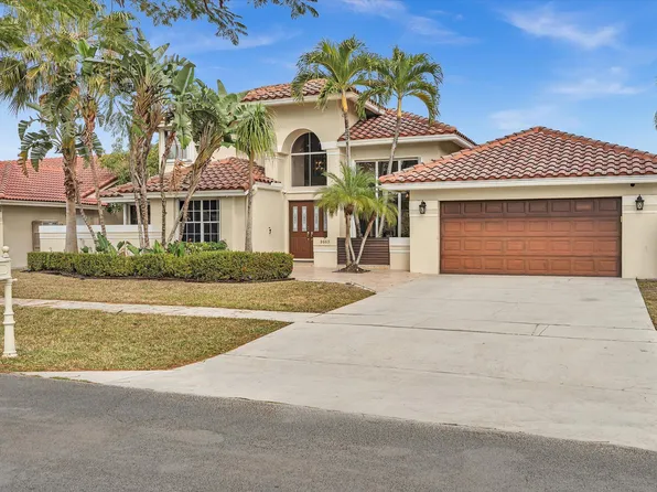 9669 Carousel Circle N, Boca Raton, FL 33434