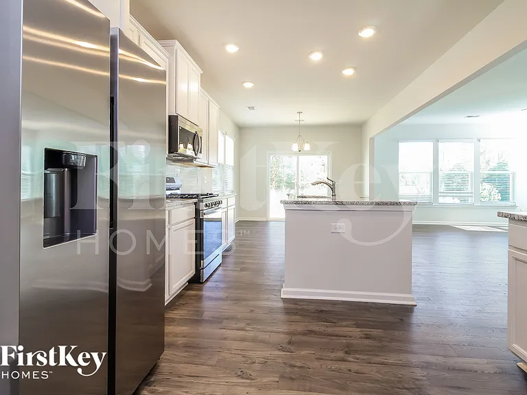 412 Stonefence Dr — Photo 5