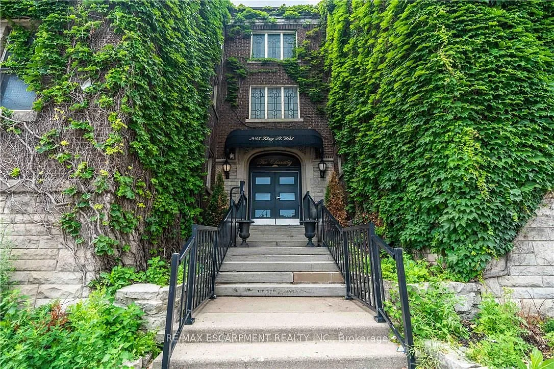 2 bed, $1,800 — Photo 4