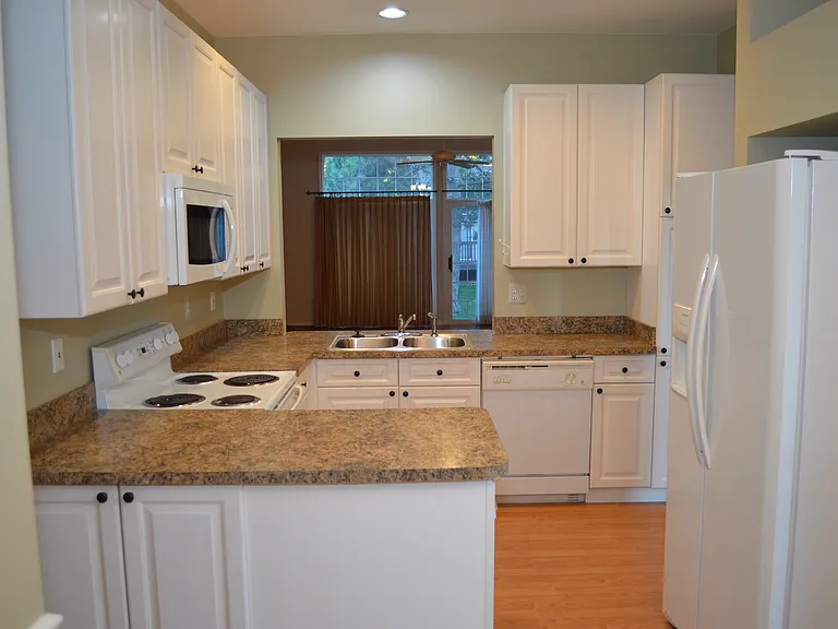 13313 Wyndemere Cir — Photo 8
