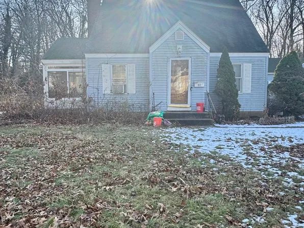 32 Jordt Street, Manchester, CT 06042