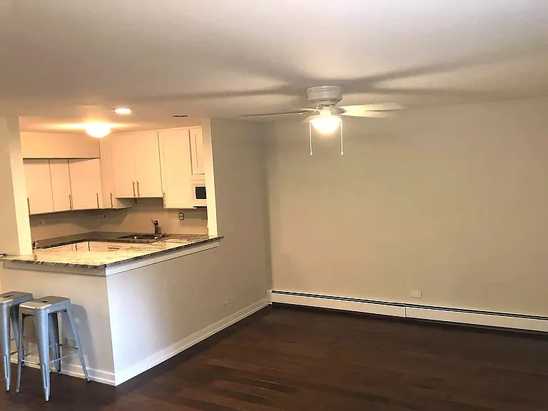 831 S Dwyer Ave — Photo 4