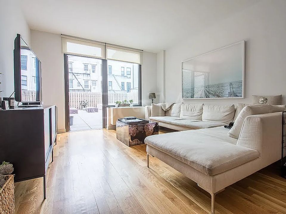 1st image of 64 Bayard St APT 1D