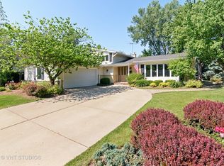 2606 N Walnut Ave, Arlington Heights, IL 60004