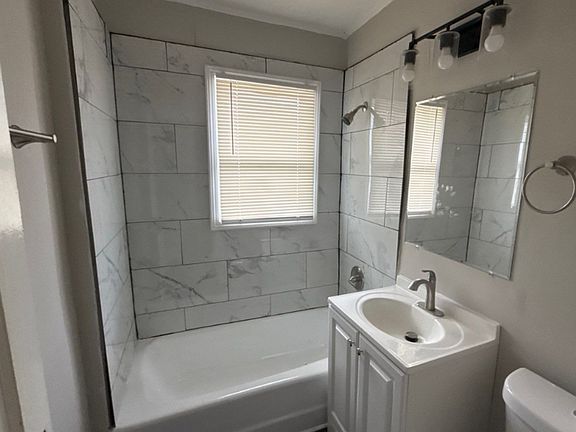 3rd image of 2537 Van Brunt Blvd