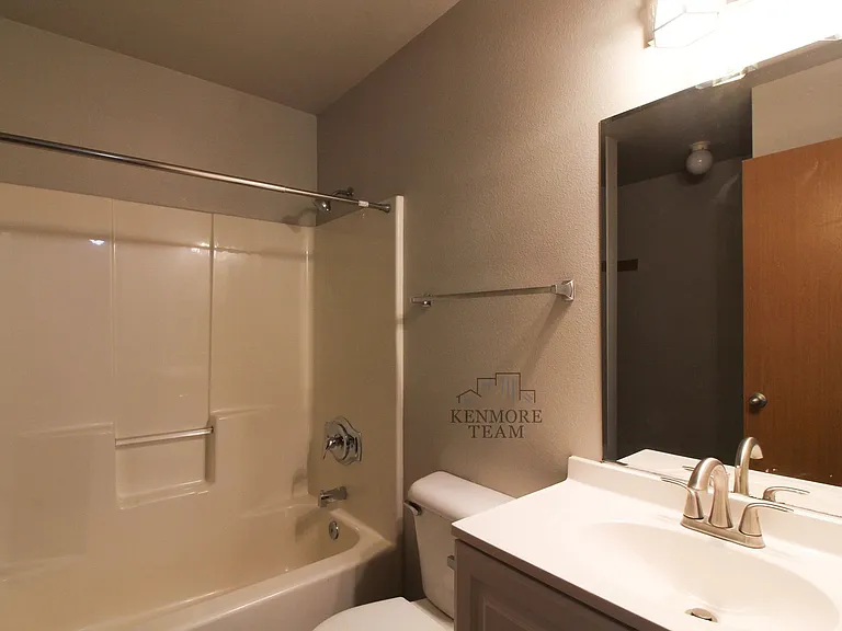 825 S Elm St — Photo 16