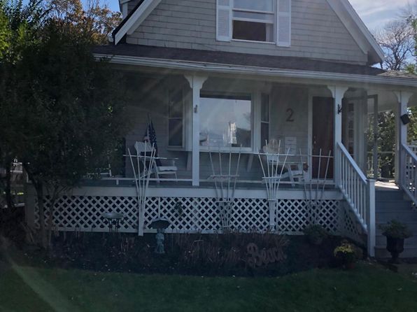 2 Linden Dr