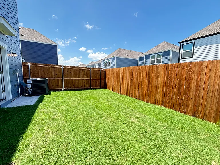 120 Redwood Rd — Photo 20