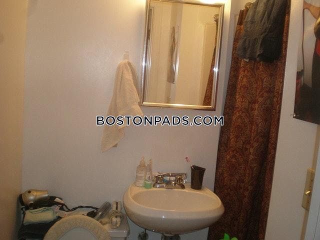 2nd image of 16 Westland Ave APT 51A