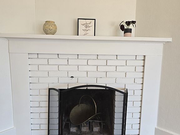 3rd image of 211 Vassar Dr SE