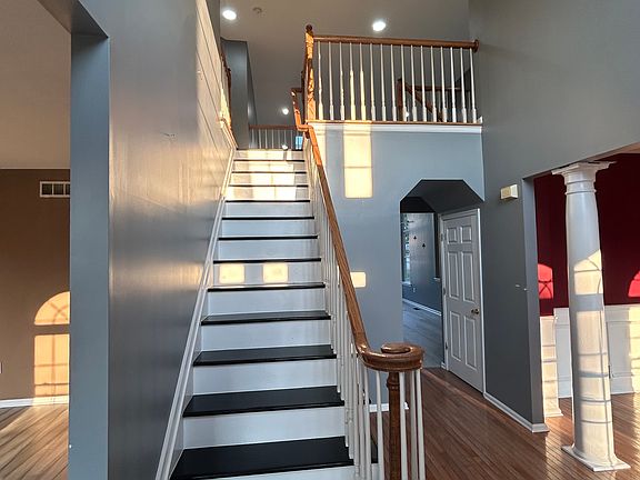 3rd image of 17 Deborah Dr