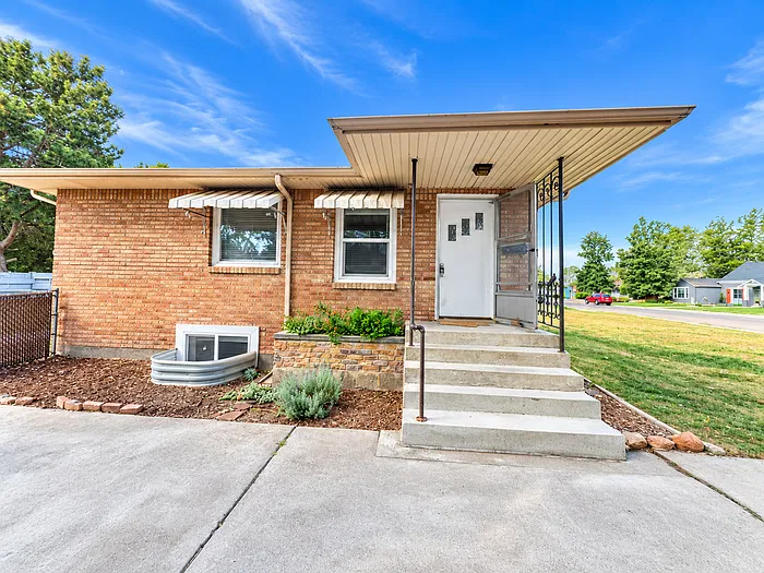 335 Winther Blvd