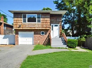 75 Railroad St, Greenlawn, NY 11740