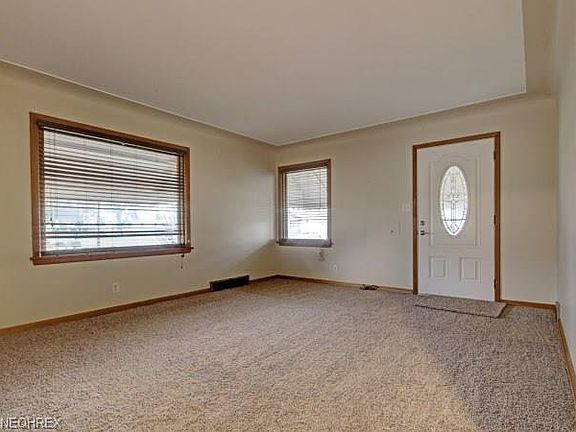 4th image of 456 6th St