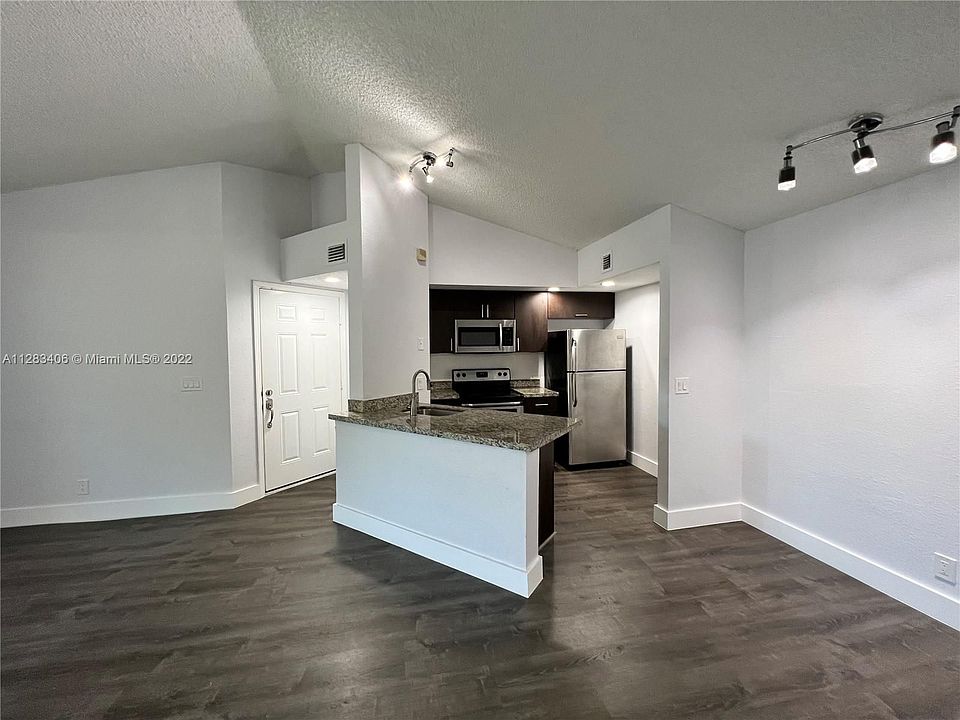1st image of 3310 Pinewalk Dr N APT 1836