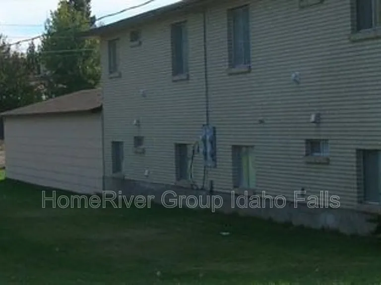 640 Hansen Ave #4 — Photo 12