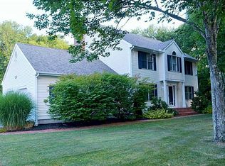 9 Lisa Ln, Hope Valley, RI 02832