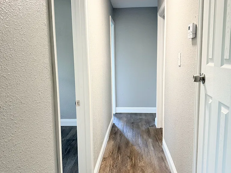 502 E Park Ave — Photo 6