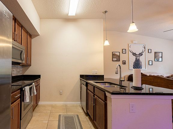4th image of 100 BRANNAN Place #109