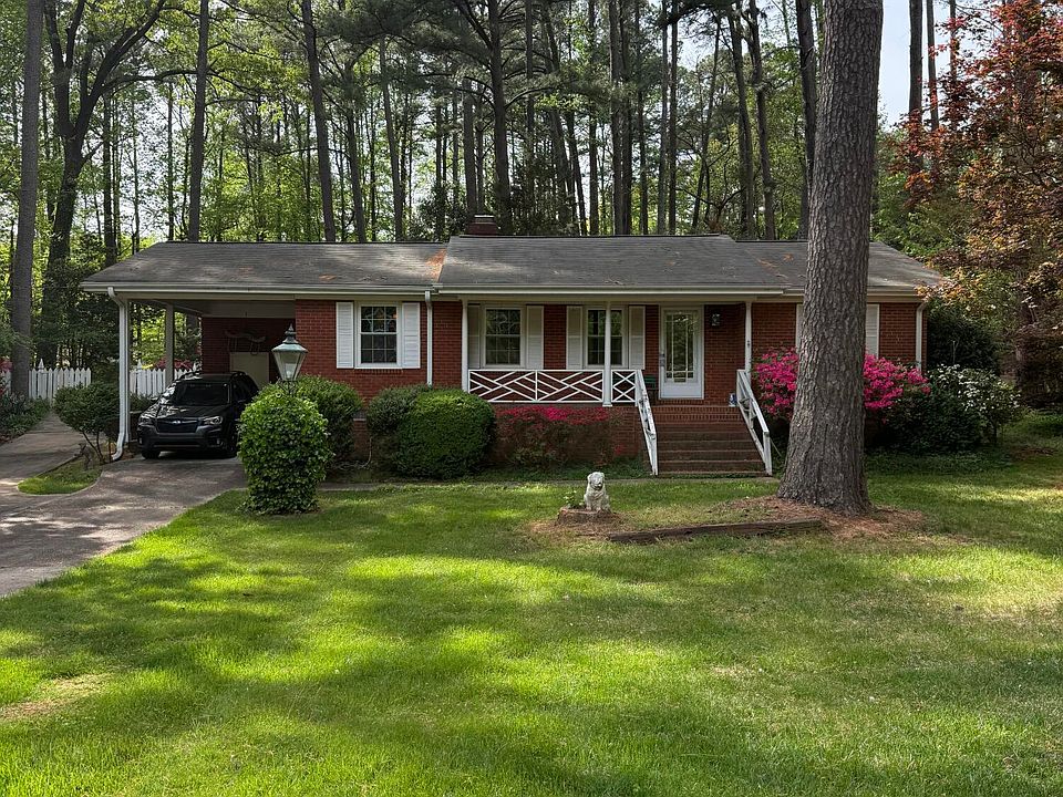 1st image of 925 Greenwood Cir