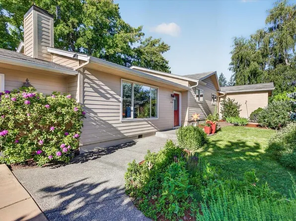 2334 Black Oak Way, Ashland, OR 97520