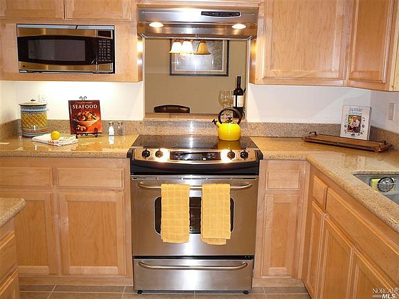 3rd image of 200 Foss Creek Cir