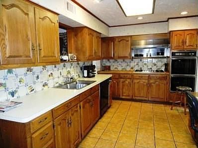 5th image of 3857 Port Royal Dr