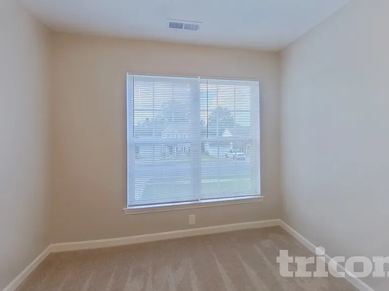 8717 Rozumny Dr — Photo 13